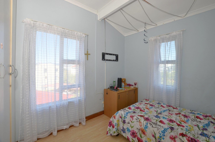 2 Bedroom Property for Sale in Oakglen Western Cape